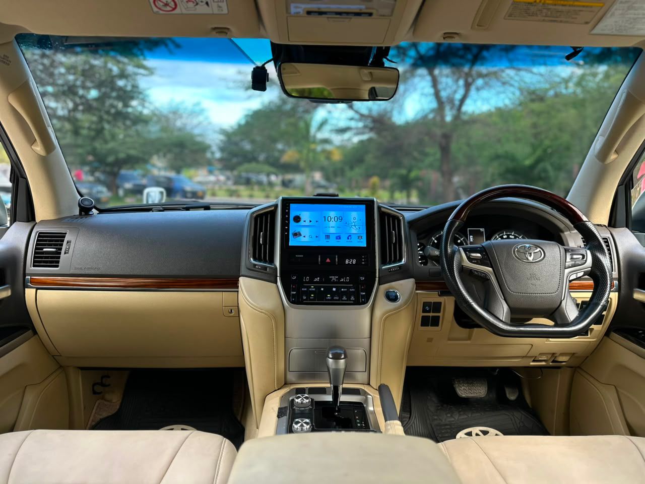 LANDCRUISER thumbnail 4